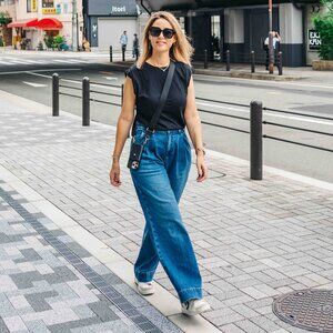 Mint Velvet Indigo Pleat Front Wide Jeans - Size 8s